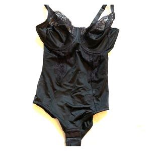 Black bodysuit shapewear